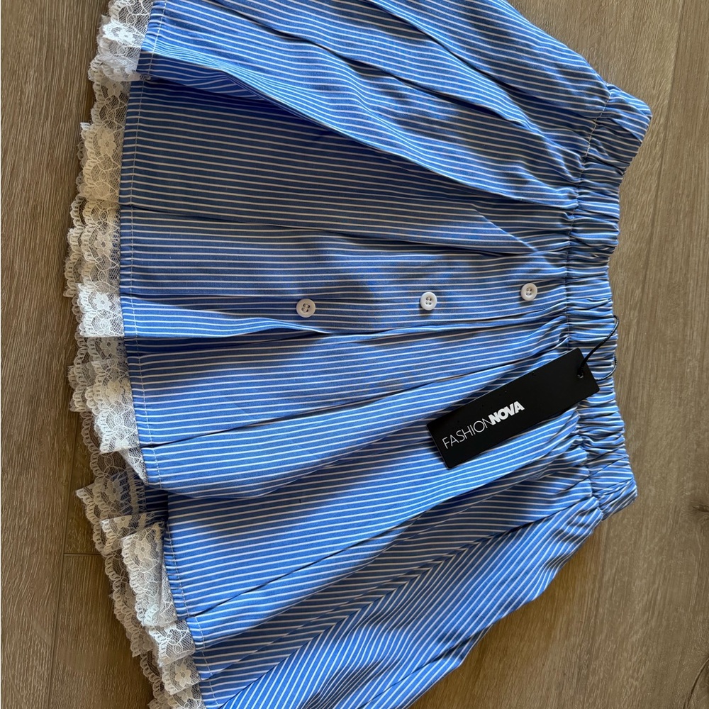 Blue Striped Skirt with Lace Trim brand new fashion nova size xs - Picture 4 of 4
